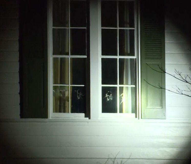 据美国特勤局透露，这周一凌晨，有位“不速之客”居然跑去砸了美国副总统JD万斯家的