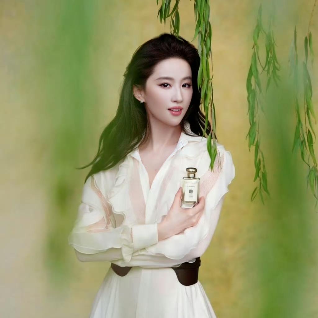 神仙姐姐的新图，真的太有气质了[赞][赞]