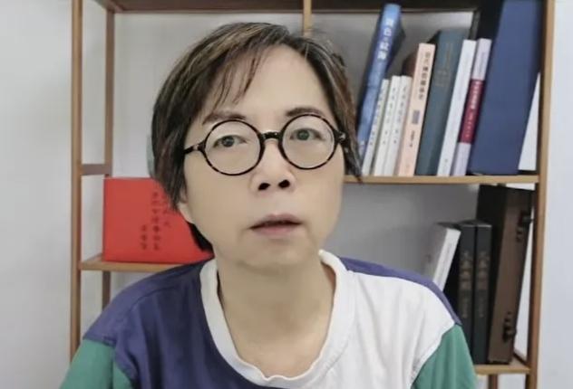 台湾媒体人黄智贤6月26日在节目中发表不当观点，“美国人是不搞阴谋的，他们是搞阳
