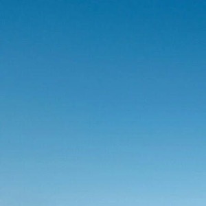 百年养善不足，一日毁之有余。行善助人是舍，心安积德是得。行善不必人知，积德无需他