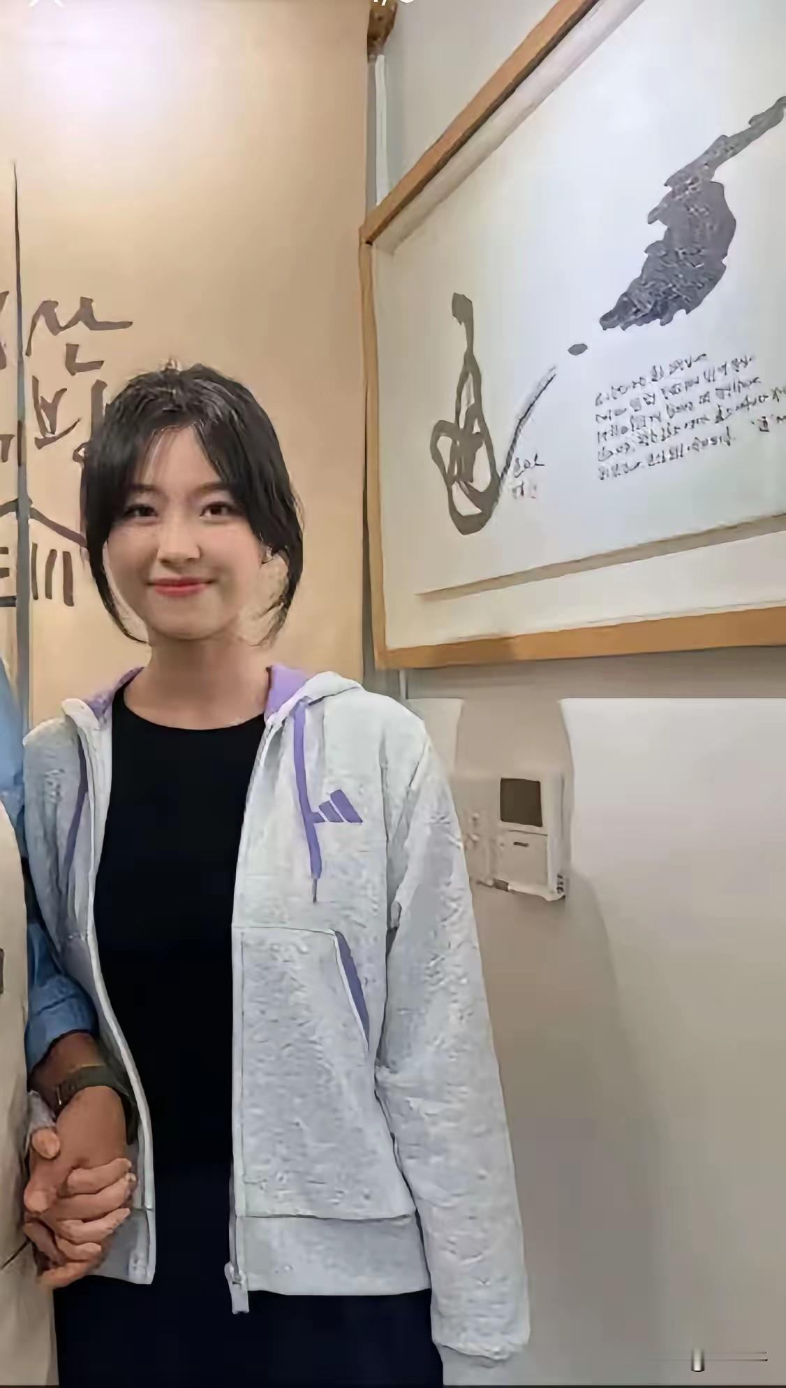 打扮时尚、长相美如唐嫣的女生，在韩国被人“采花”了，尸体在某韩国欧巴家里被发现。
