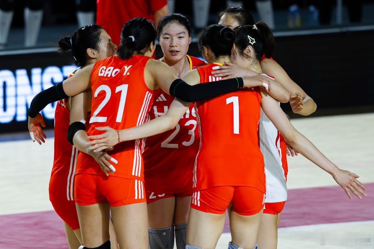 国际排坛动态中国女排3连胜小组头名晋级3连胜！F组头名！中国队3-0（25-15
