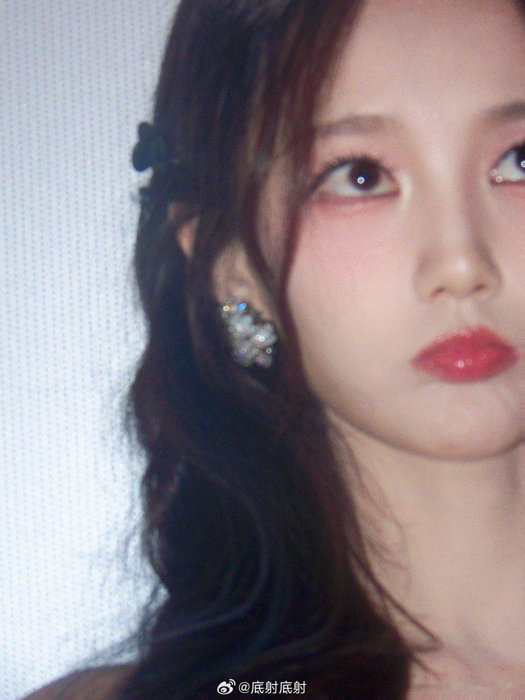 李一桐[色][锦鲤附体][锦鲤附体][舔屏][爱慕][舔屏][舔屏][色][色]