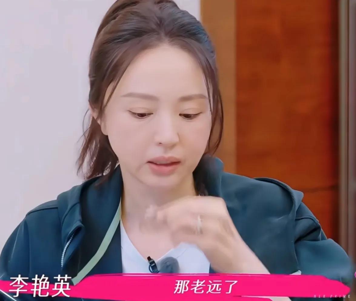 真的为董璇感到悲哀
亲妈也是向着张维伊的
让她高龄生孩子
让她放弃海边办婚礼，