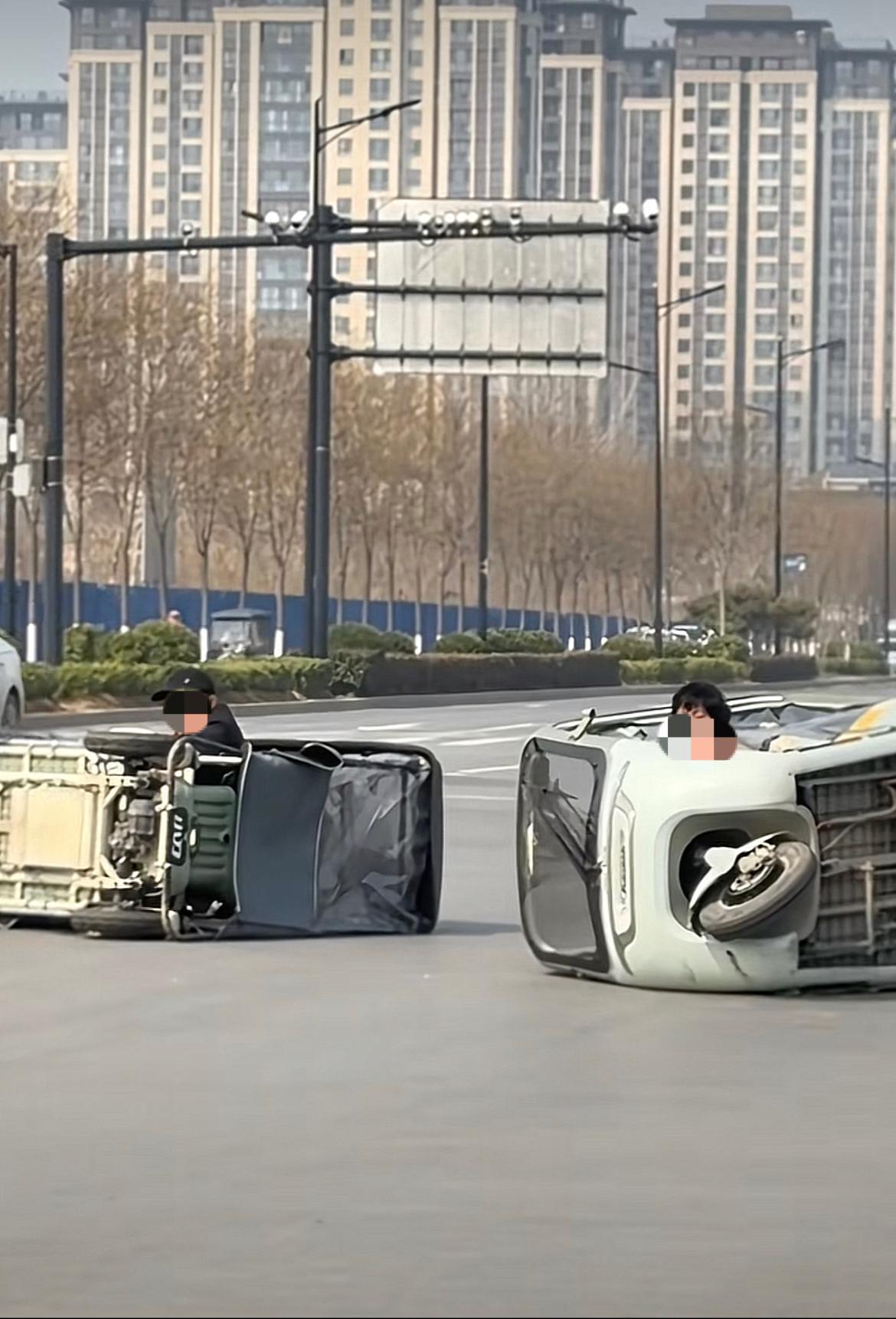 当魔法遇到魔法，老头乐遇到老头乐，大爷遇到大妈，那场面莫名有些搞笑啊[允悲]