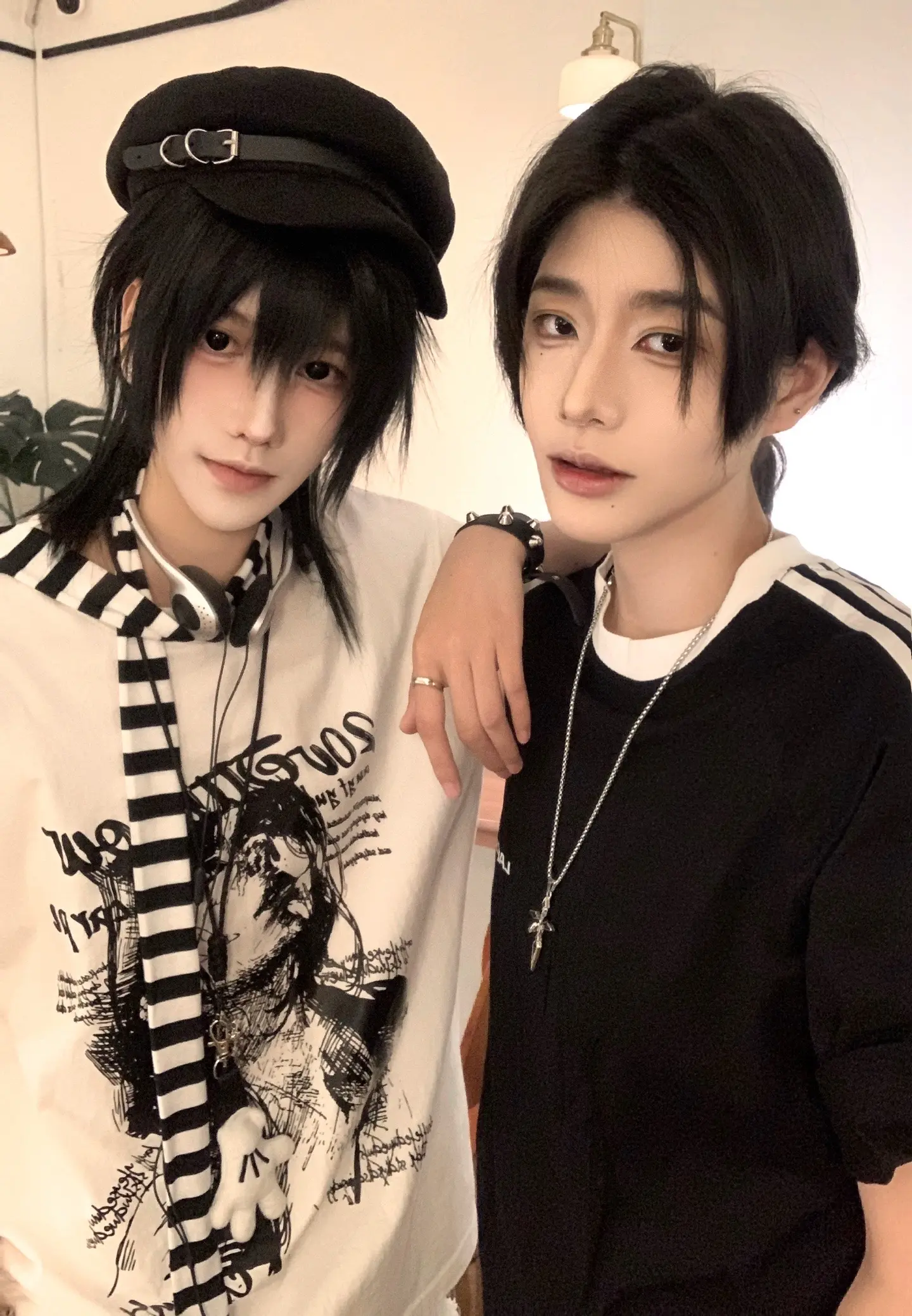 眼神比吻先落下。高p