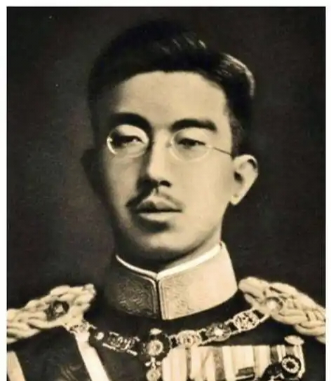 臭名昭著731部队的孪生兄弟所以日本还好意思指责国内网友拿天皇p图，本质上就是他