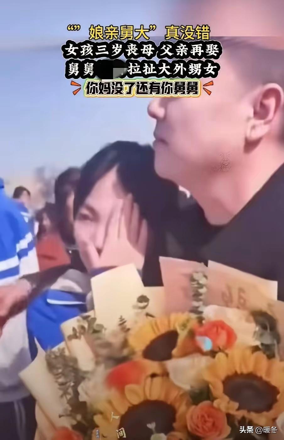 河南周口，女孩三岁丧母，父亲很快再婚。
 
自从继母进门，这个没妈的孩子，在自己