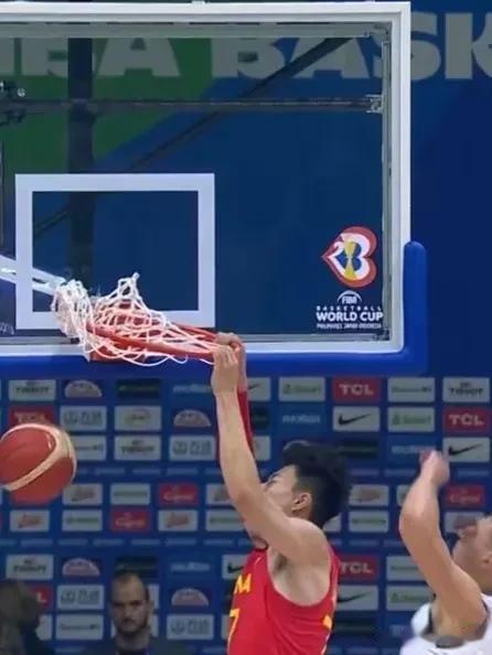 通过世界杯张镇麟与易建联还有两成差距！

国内球员无论身体素质，和实力，最接近易