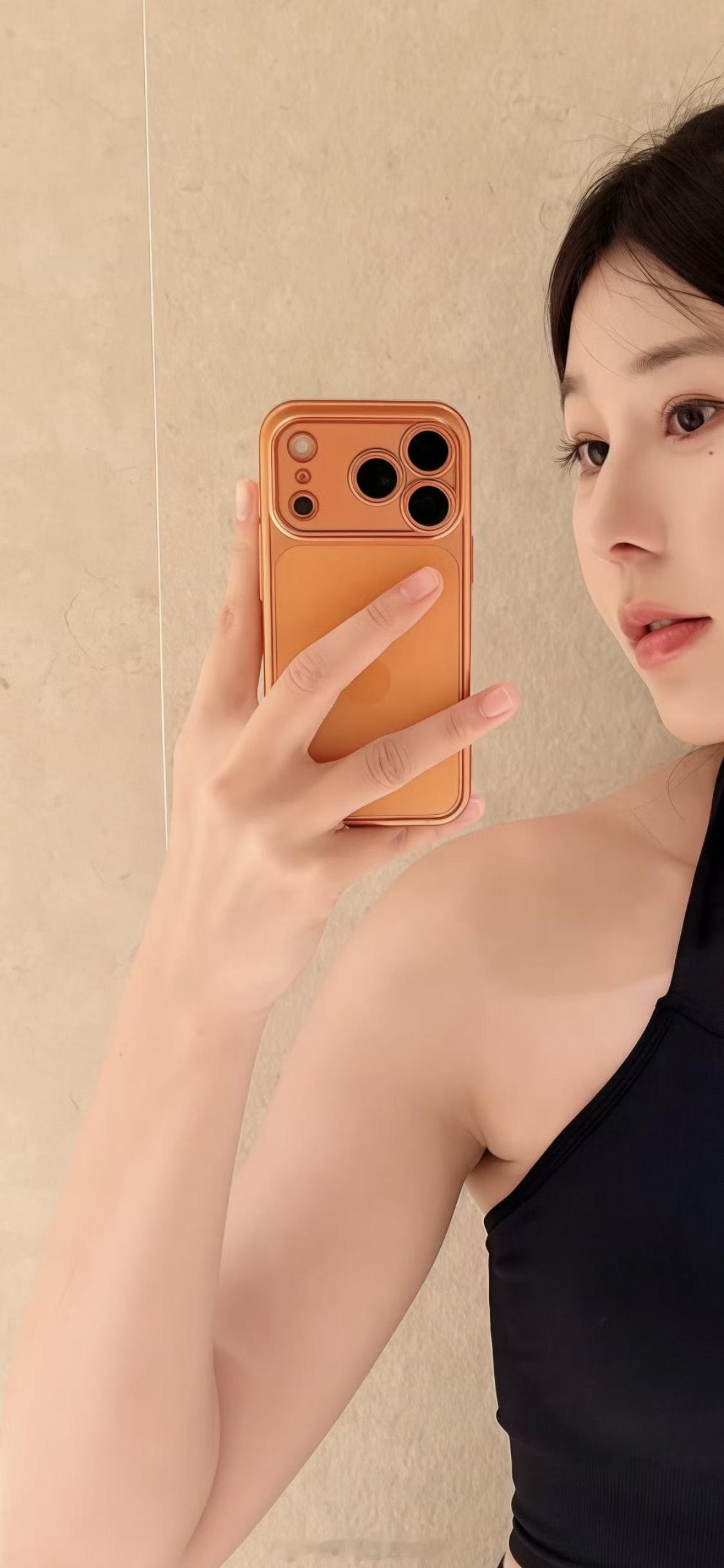 手上的iPhone 17 Pro Max突然就不香了！曝iPhone18ProM