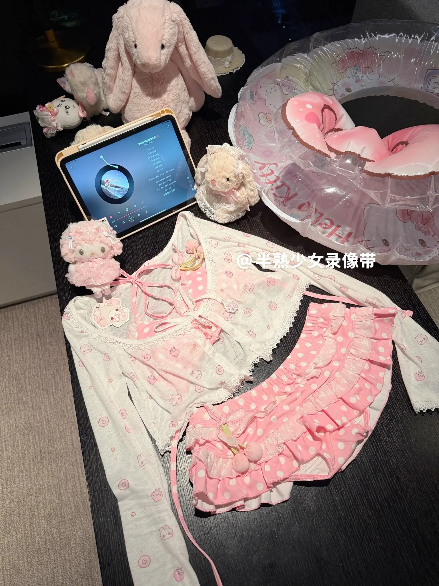 不敢想象穿这套去海边会有多萌。
