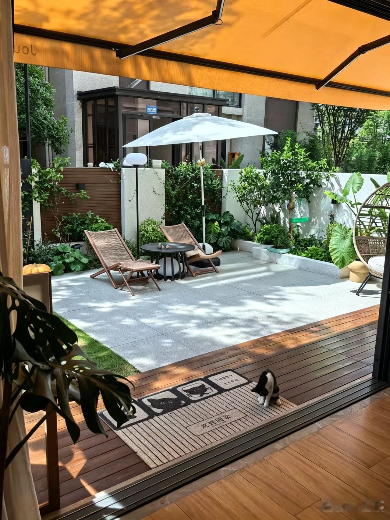 樊登老师说过：人在最苦闷的时候，要多出门、多社交，这是旺自己的一个心法。

乍一
