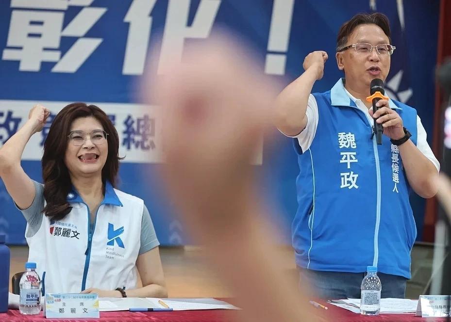 来乱的？卓伯源吁紧急重启“彰化县长4人对比式全民调” 蓝基层轰背骨
彰化县前县长