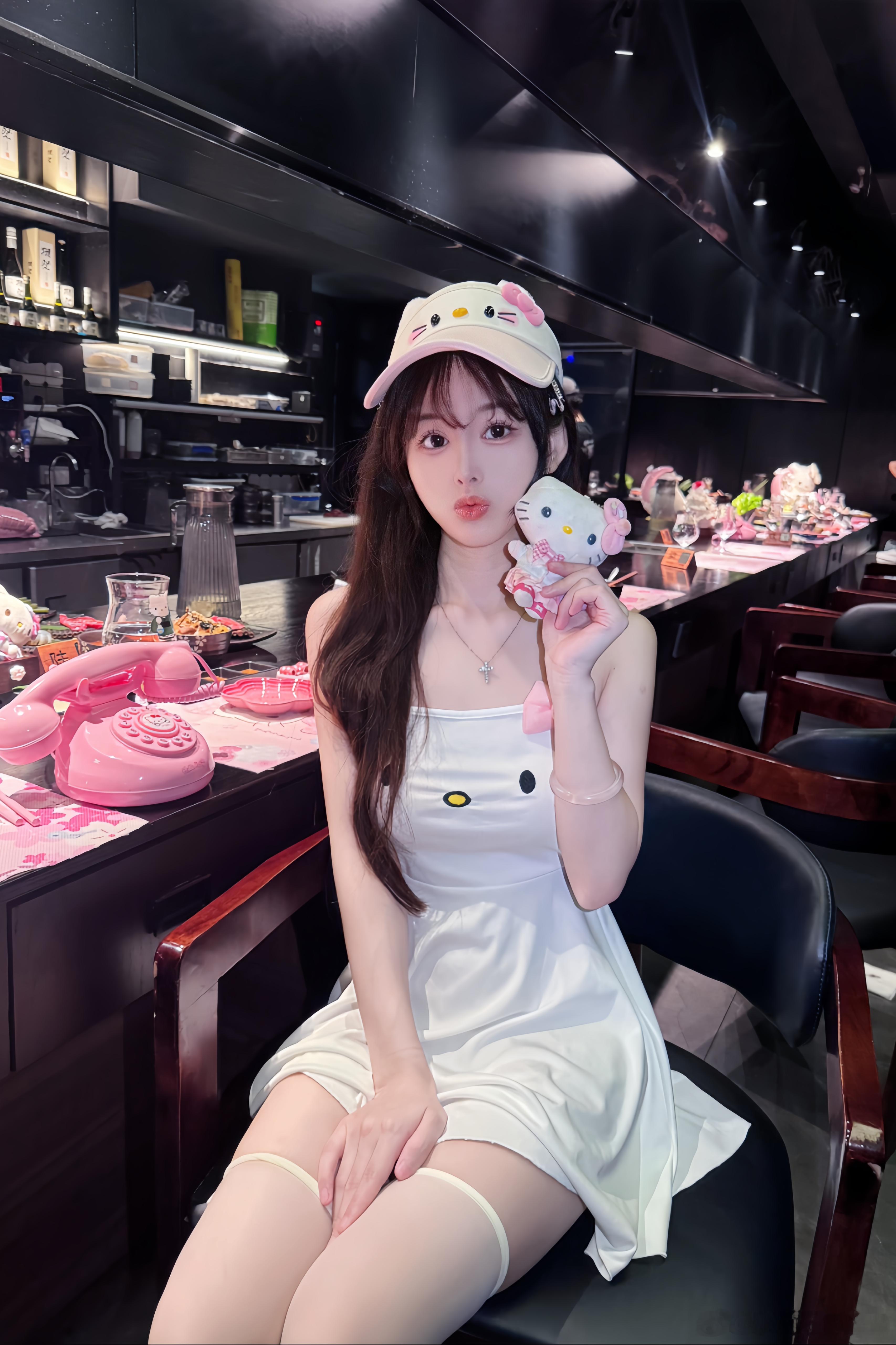 来吃𝗛𝗲𝗹𝗹𝗼 𝗞𝗶𝘁𝘁𝘆 ֢饭啦 粉嘟嘟🎀  ​​​