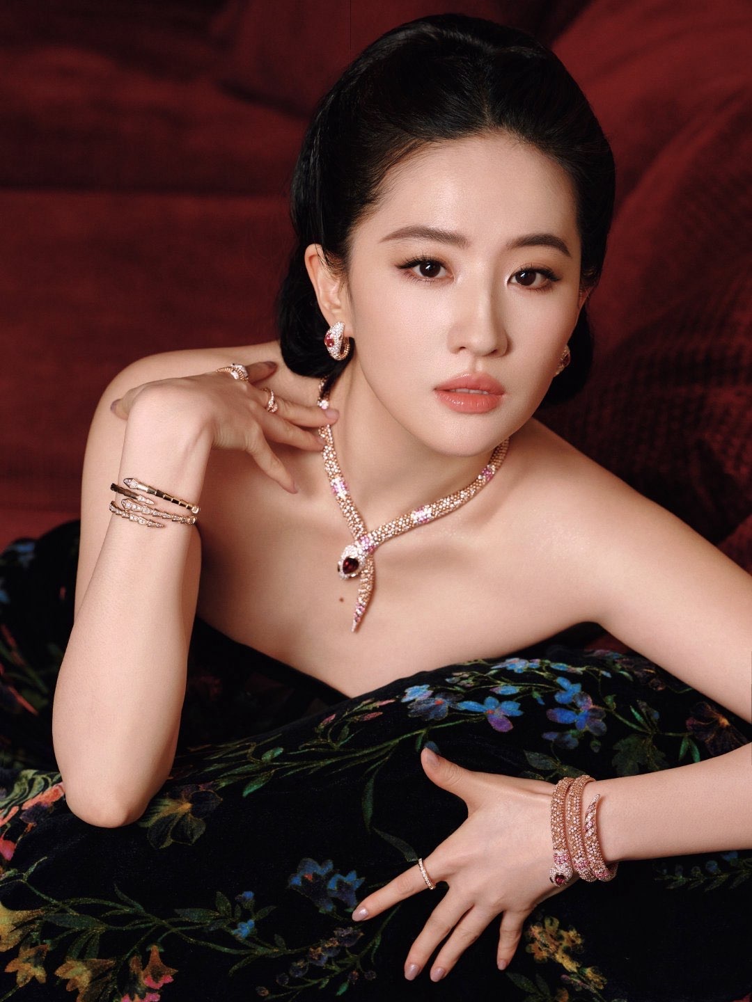 刘亦菲  ——  BVLGARI 宝格丽“ 灵蛇·生生不已（SERPENTI I