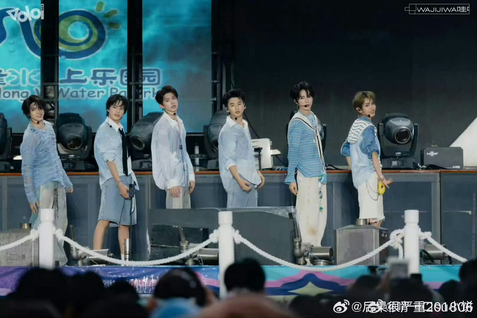 ADD看似热血唱跳实则没招了ADD靠着满满的热情撑起整场表演，全员都好鲜活，简直