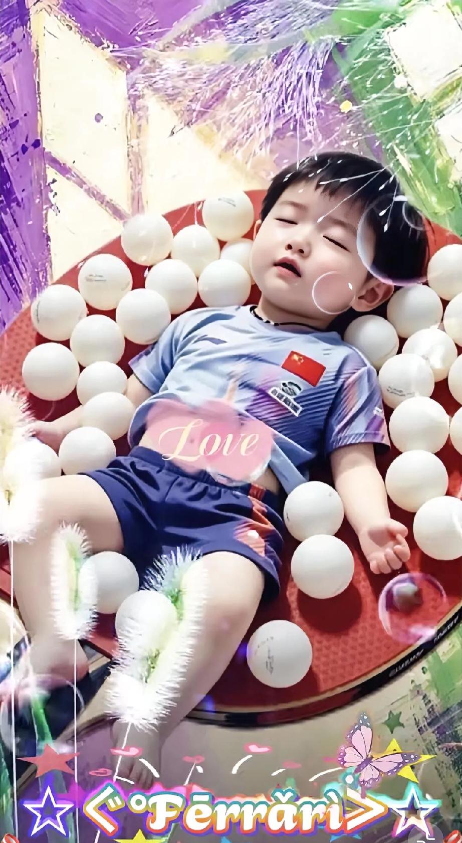周五的早晨
天蓝蓝 海蓝蓝
但是 我不想出来
太晒了 紫外线有毒啊
想起一句名言