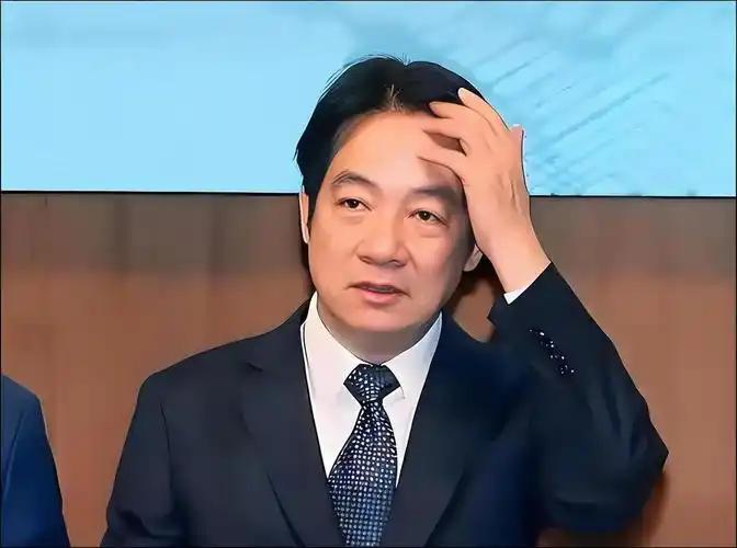 赖清德翻郑丽文三十年前旧账！

3月25日，民进党中执会上，民进党主席赖清德当着