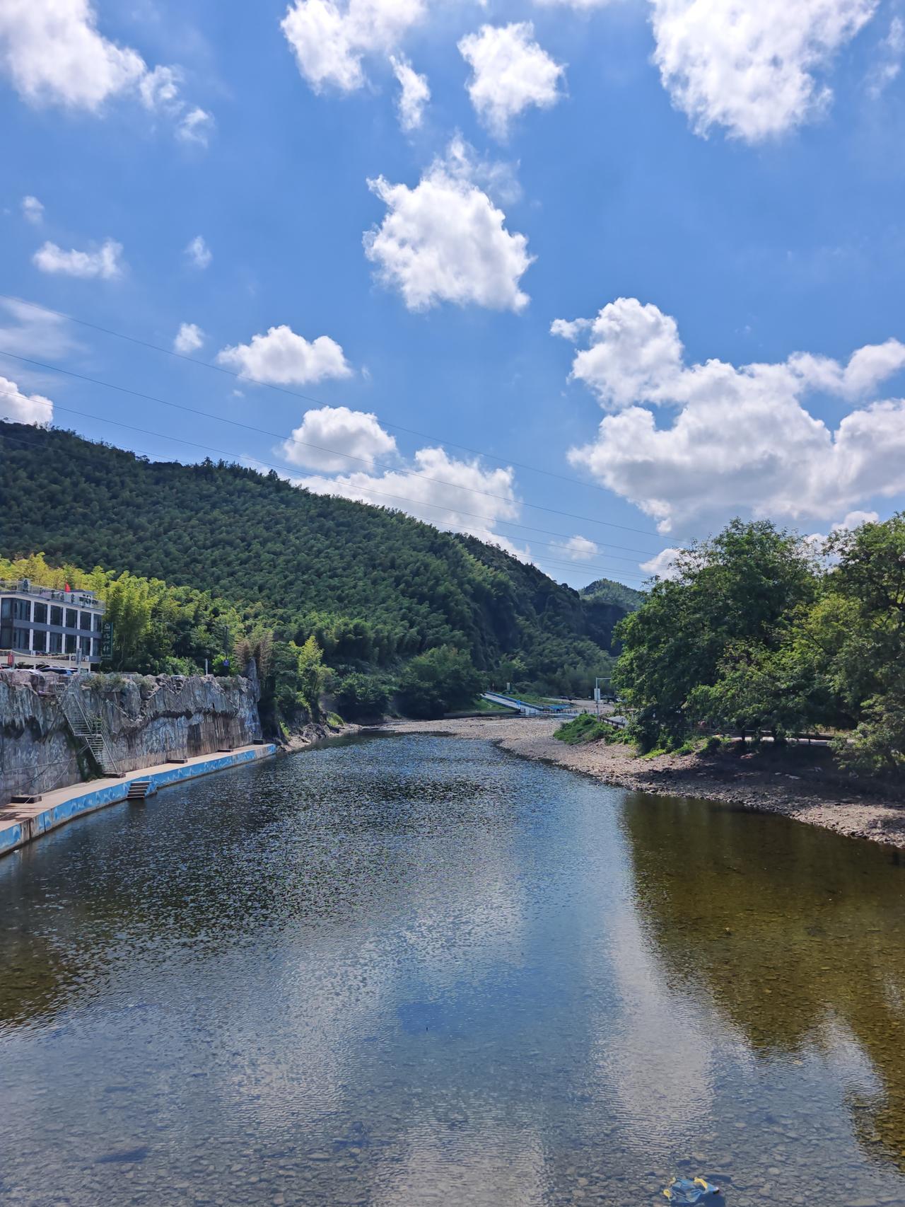 泾县｜月亮湾
月亮湾地处“皖南川藏线”的入口，是进入皖南山区的重要节点，素有“华