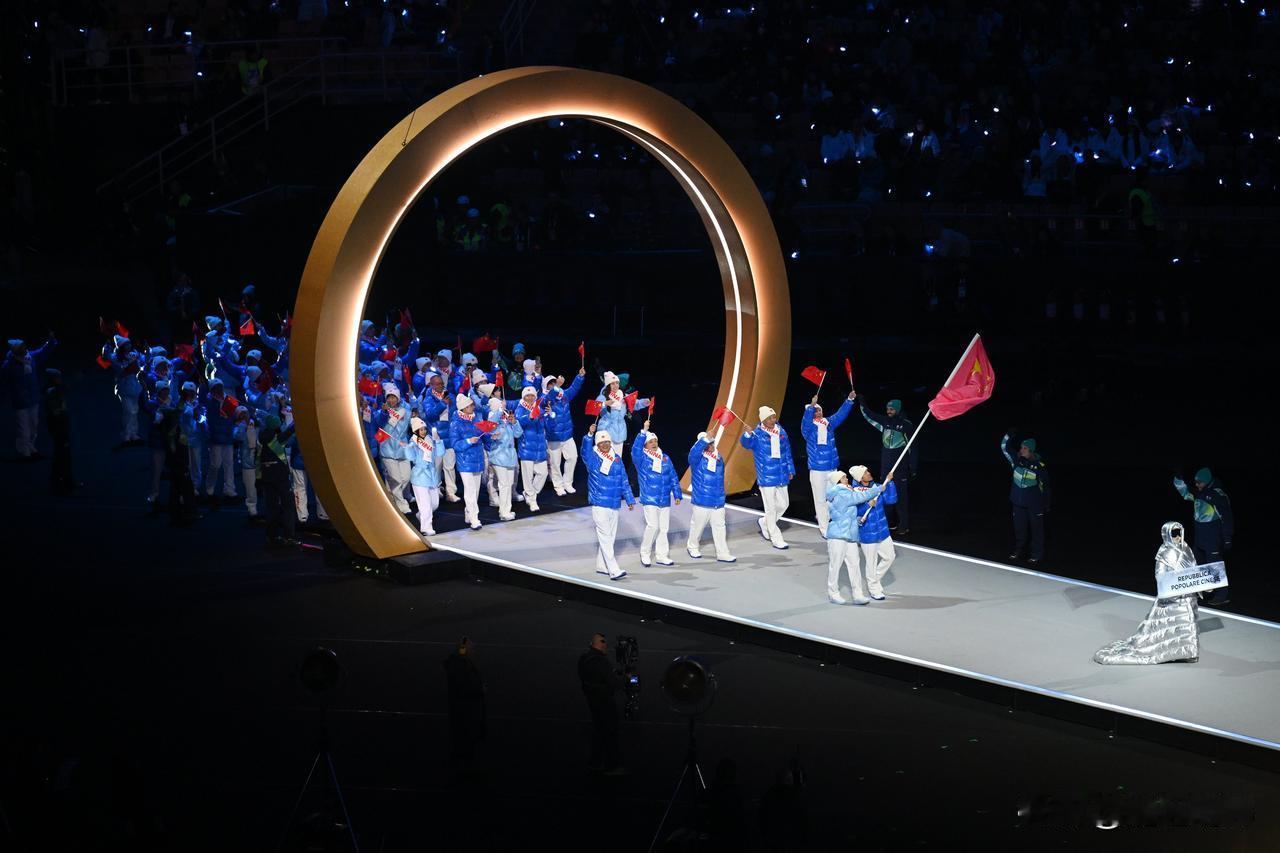 冬季奥运会于2月6日至22日在意大利米兰 - 科尔蒂纳举行，这是一项盛大赛事。