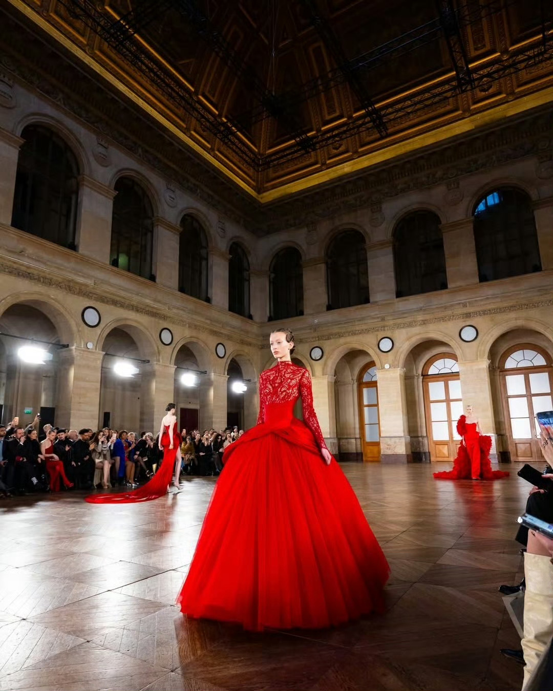 Gaurav Gupta S/S 2026 Haute Couture 妈耶！太