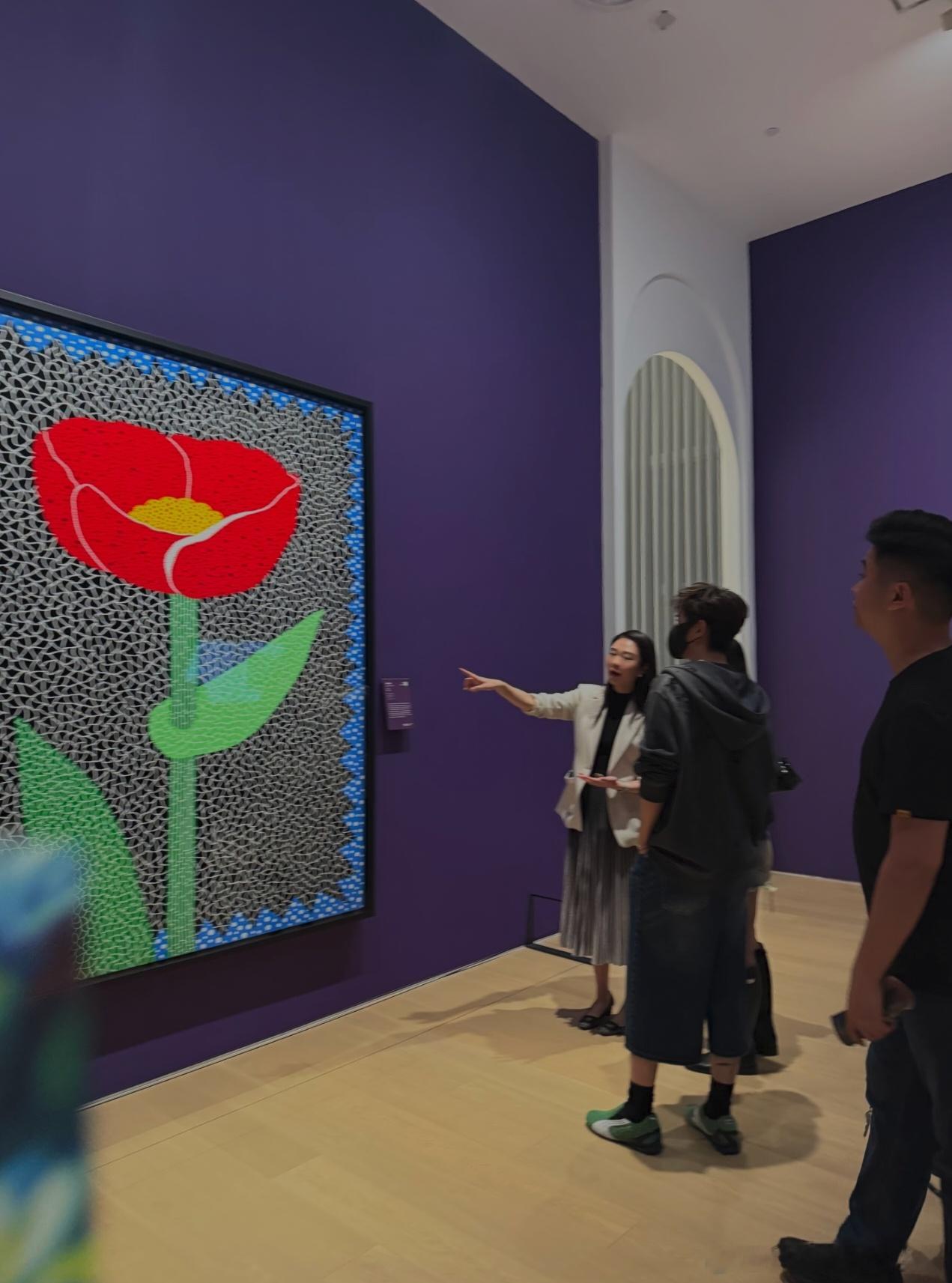 南京德基艺术馆偶遇邓为逛展