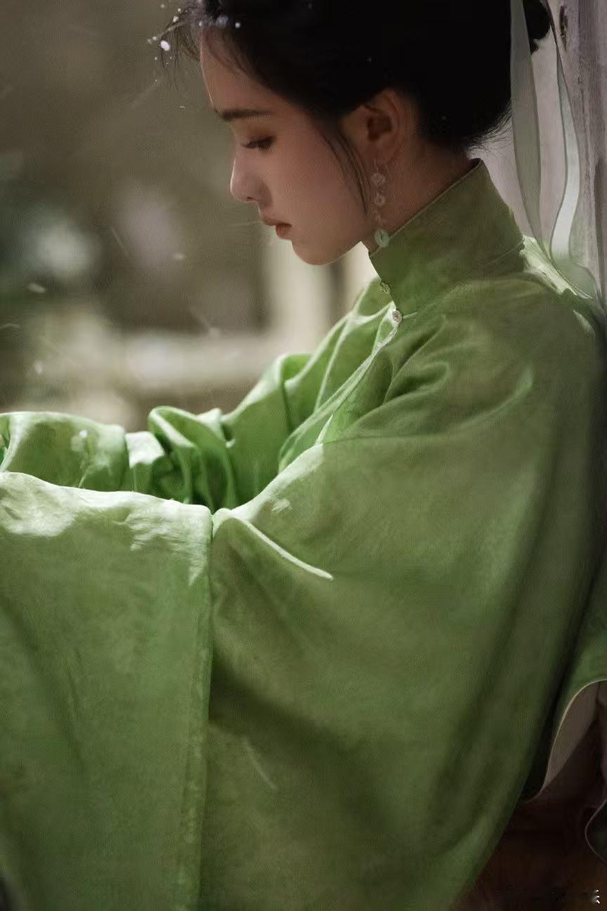 陈都灵真的超体面 在《雁回时》中，陈都灵用她的演技让我们感受到了庄寒雁的内心世界