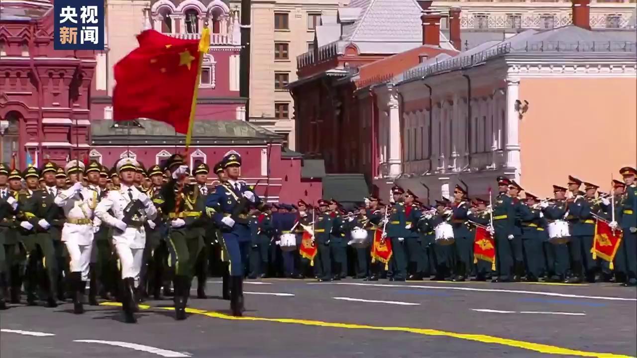 中国人民解放军仪仗司礼大队再次参加俄罗斯莫斯科5月9日红场阅兵仪式。

仪仗司礼