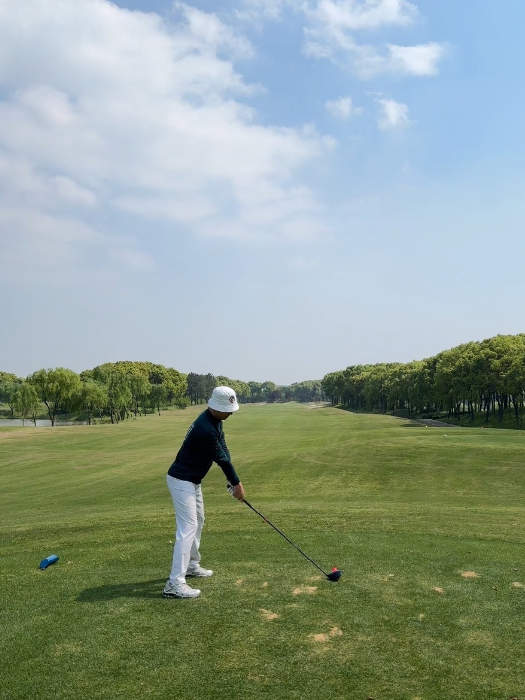 第一次打老家的高尔夫球场从小知道海宁有球场一来发现有两个18洞牛啊我大海宁而且人