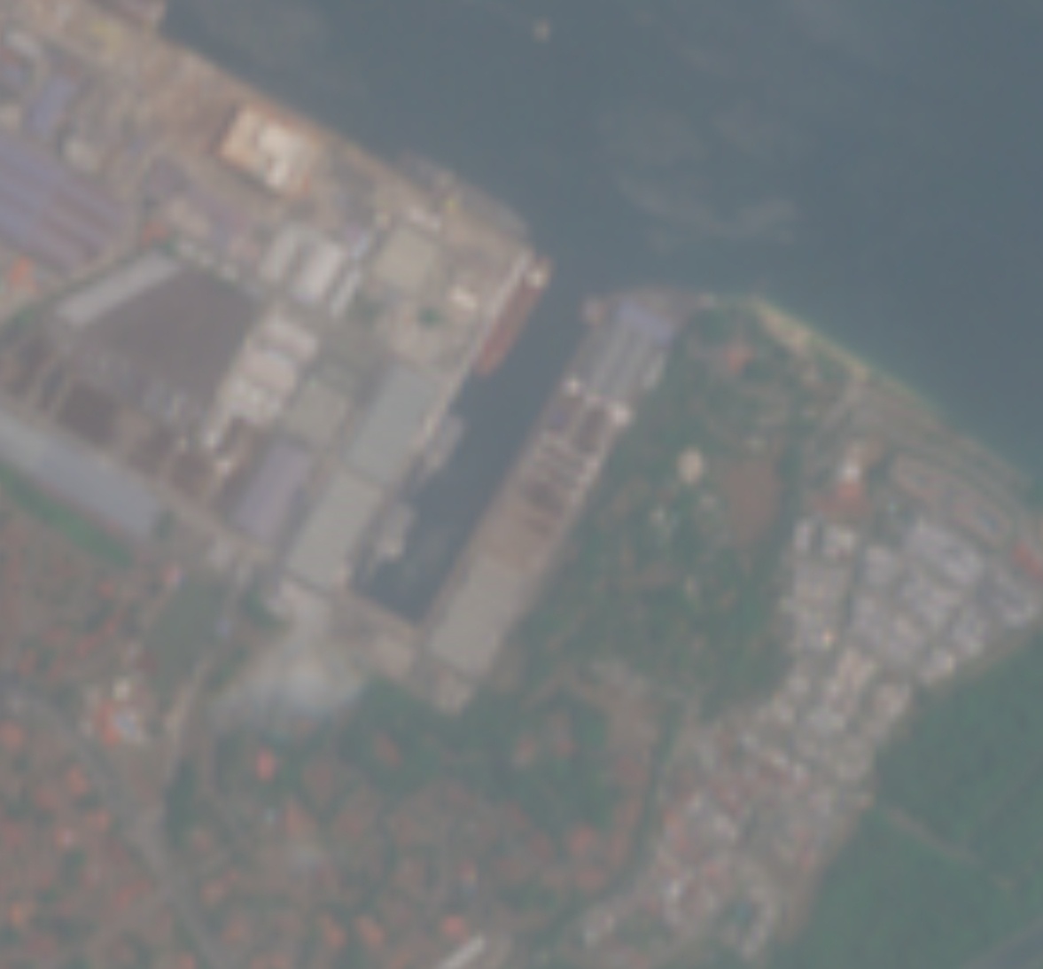 3月30号的卫星图像显示，美国海军原驻巴林的两艘独立级濒海战斗舰塔尔萨号(LCS