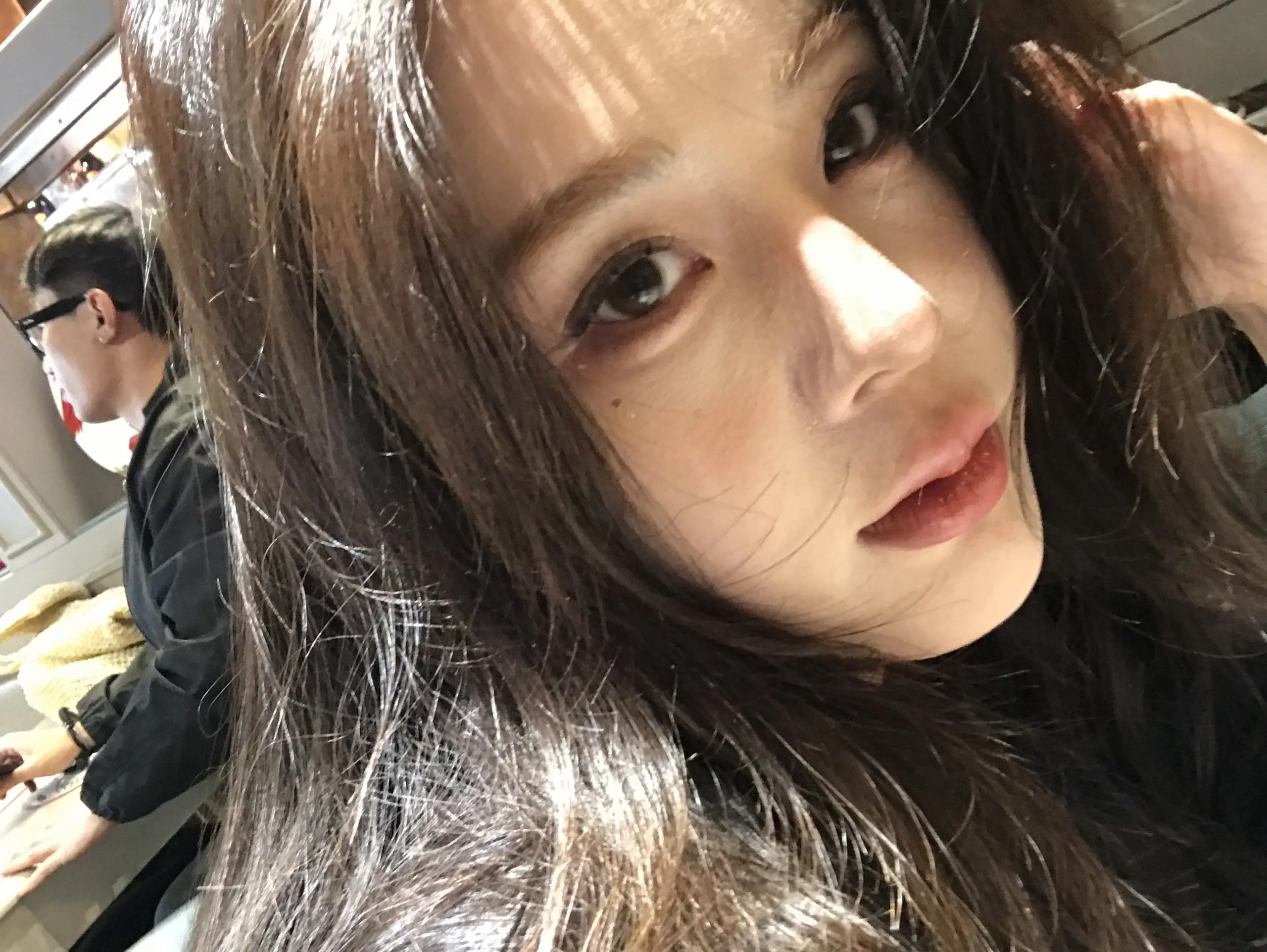 也许说我爱你这感觉一定很假 我不是想要和你隔着屏幕说话