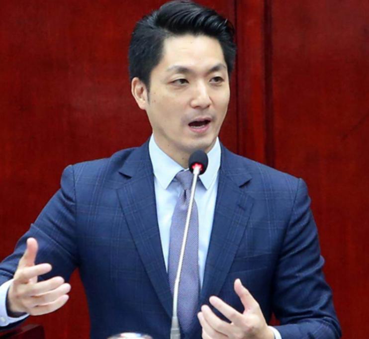 解放军围台军演　蒋万安叫嚣：予以严厉谴责，针对解放军29日展开围台演习，台北市长