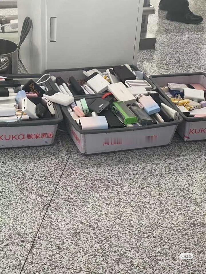 国外生产的充电宝不检查3C标志1.没有3C标识、3C标识不清晰，被召回型号或批次