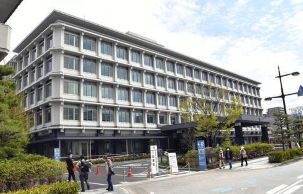 日本出现垃圾袋短缺？临时允许使用非指定袋由于中东局势紧张波及塑料原料供应链，日本