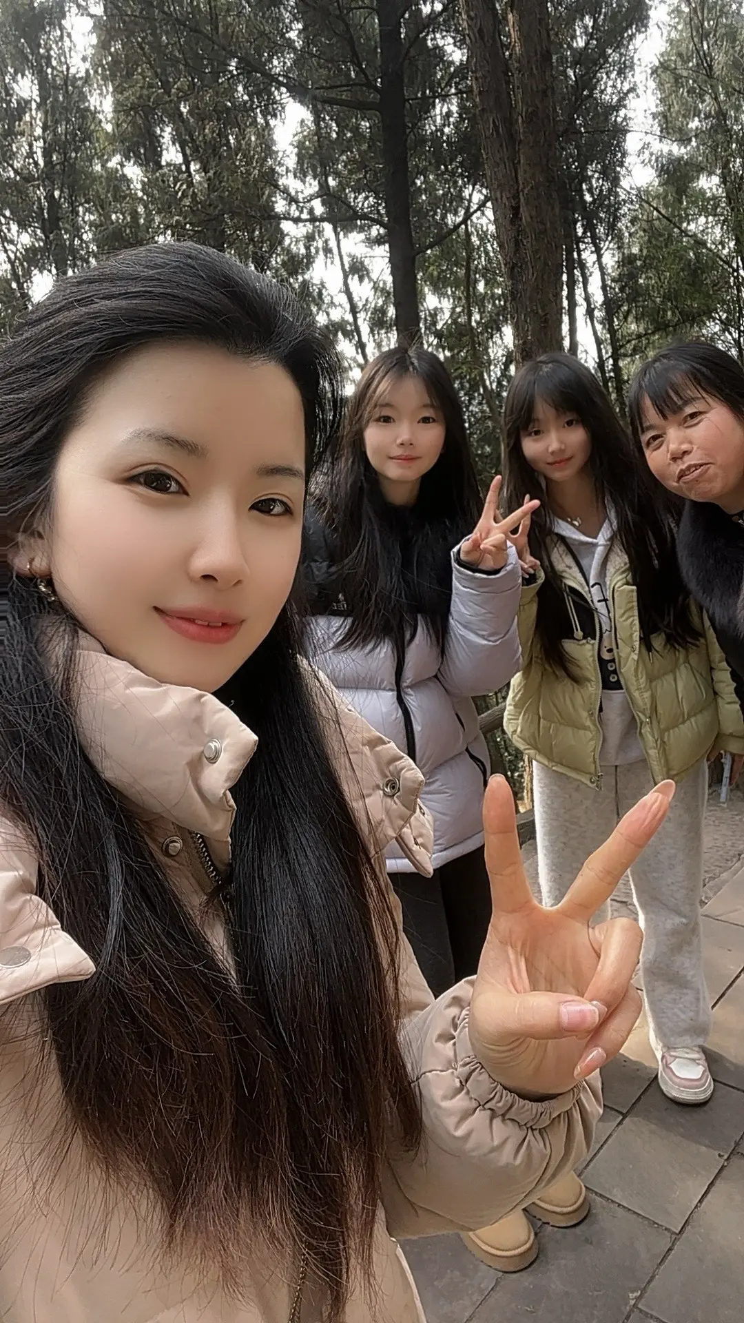 不是过年没有年味了，而是主角不是我们了