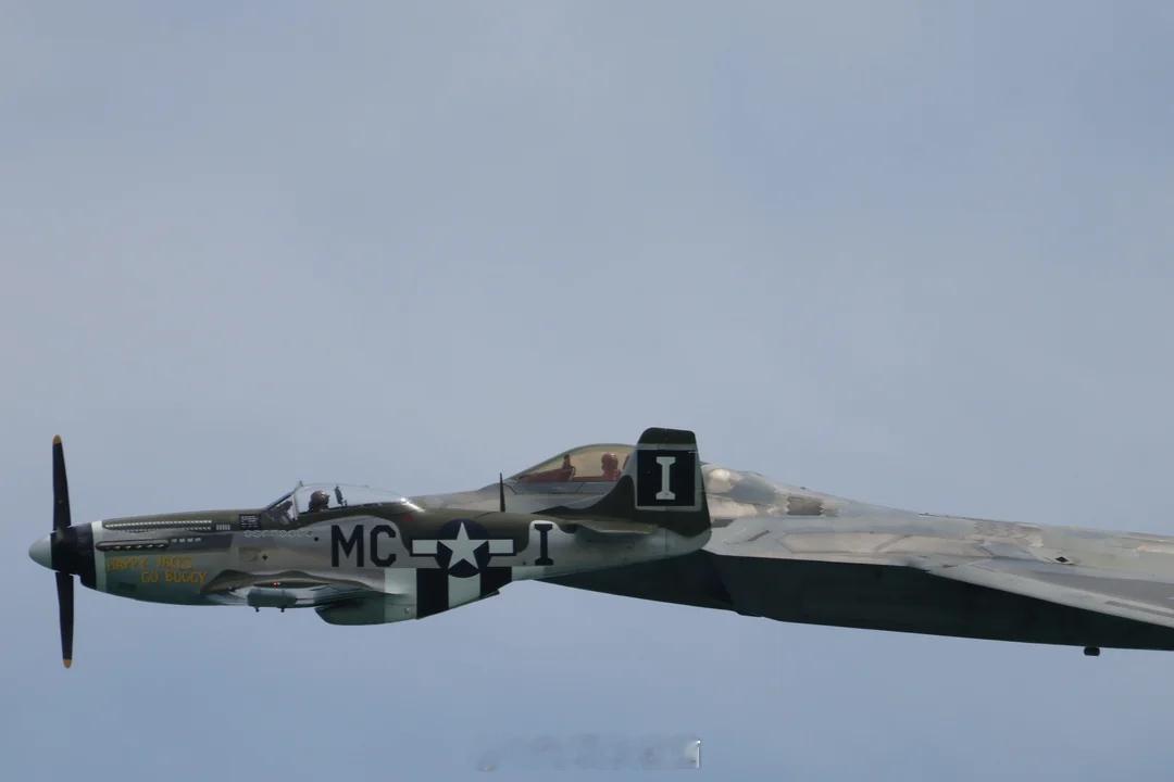 烽火问鼎计划 P-51和F-22比翼双飞 ​​​