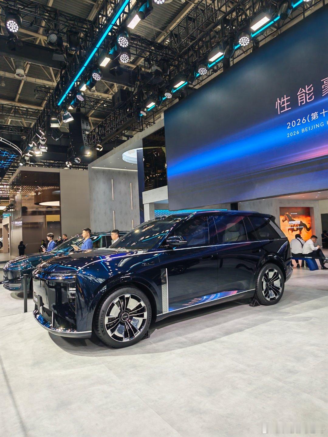 打卡星途展台，这EX9，行吗？ 