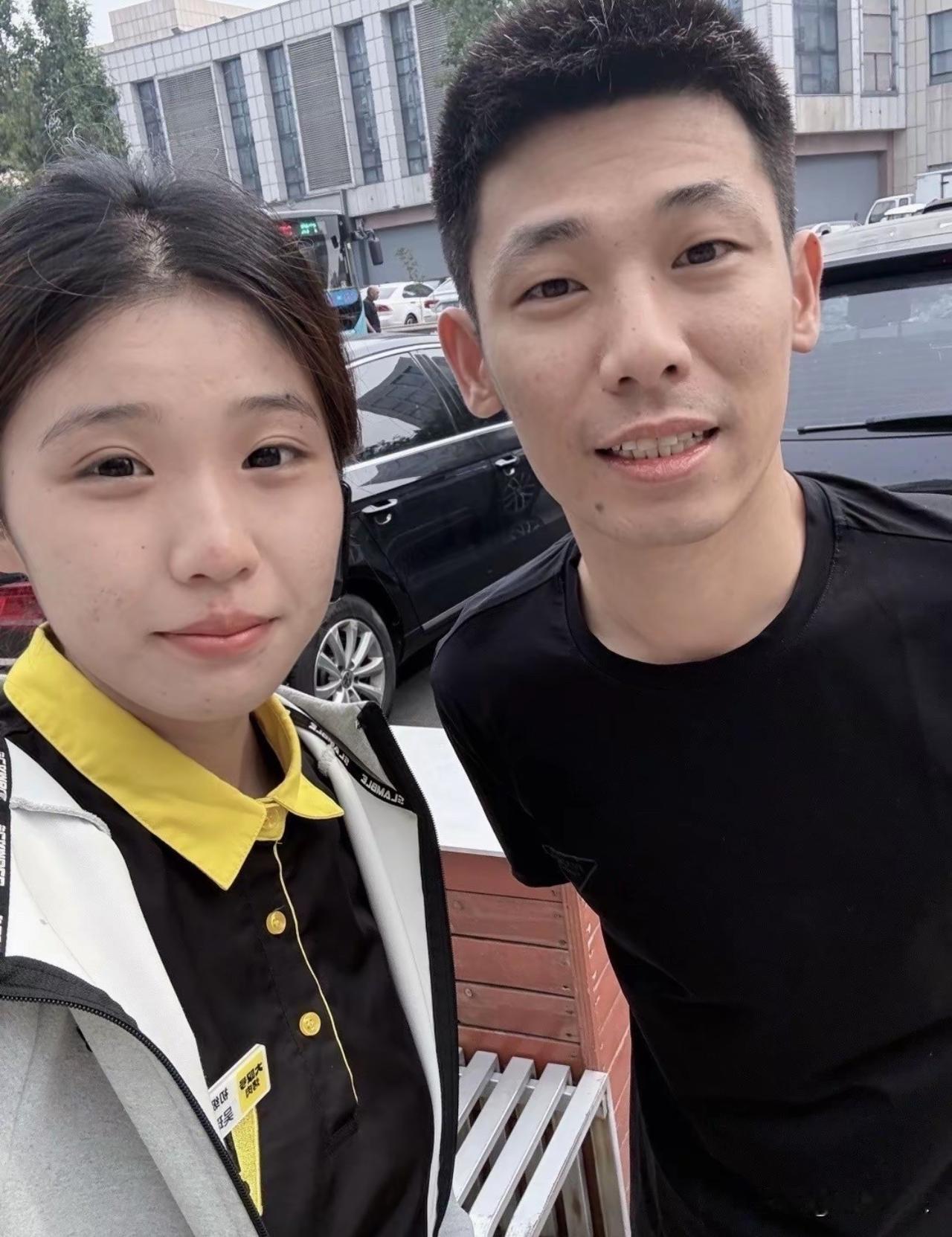 旭旭宝宝
节后开播
不过要先去趟抖音总部，看样子应该是去学习抖音直播规范

作为