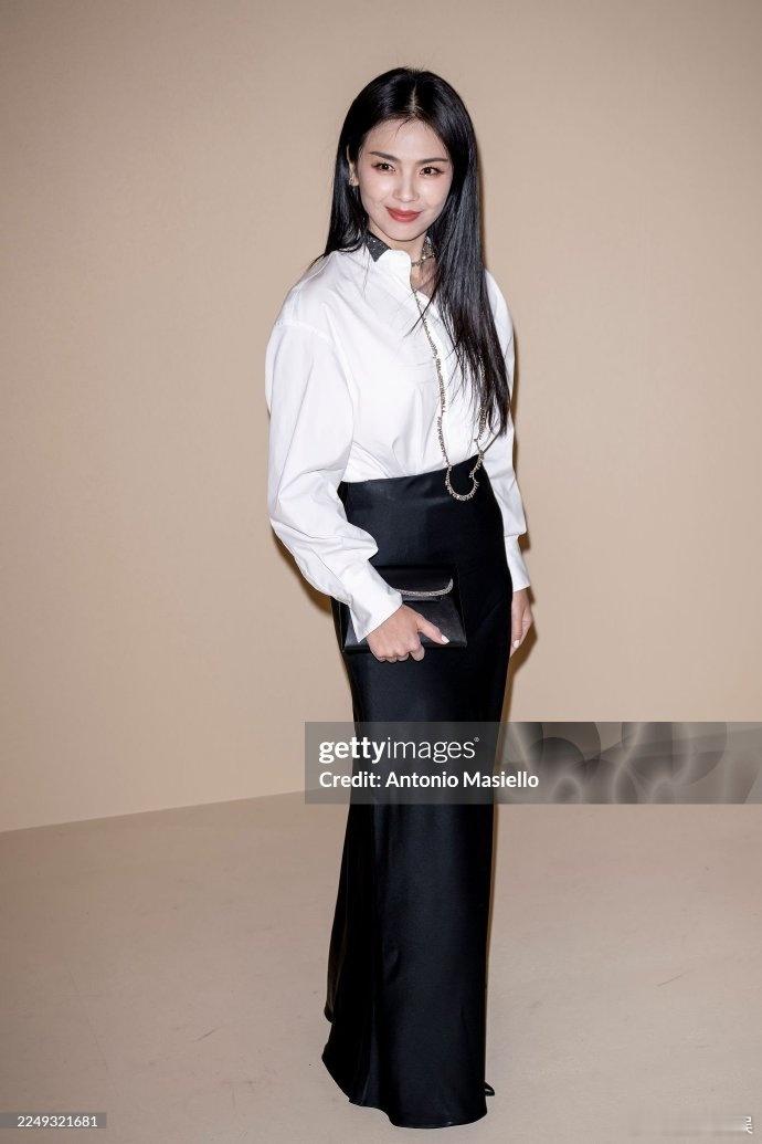 刘涛扛住了G社镜头 救命！G 社镜头下的刘涛也太绝了吧！无修直出的怼脸拍，皮肤细