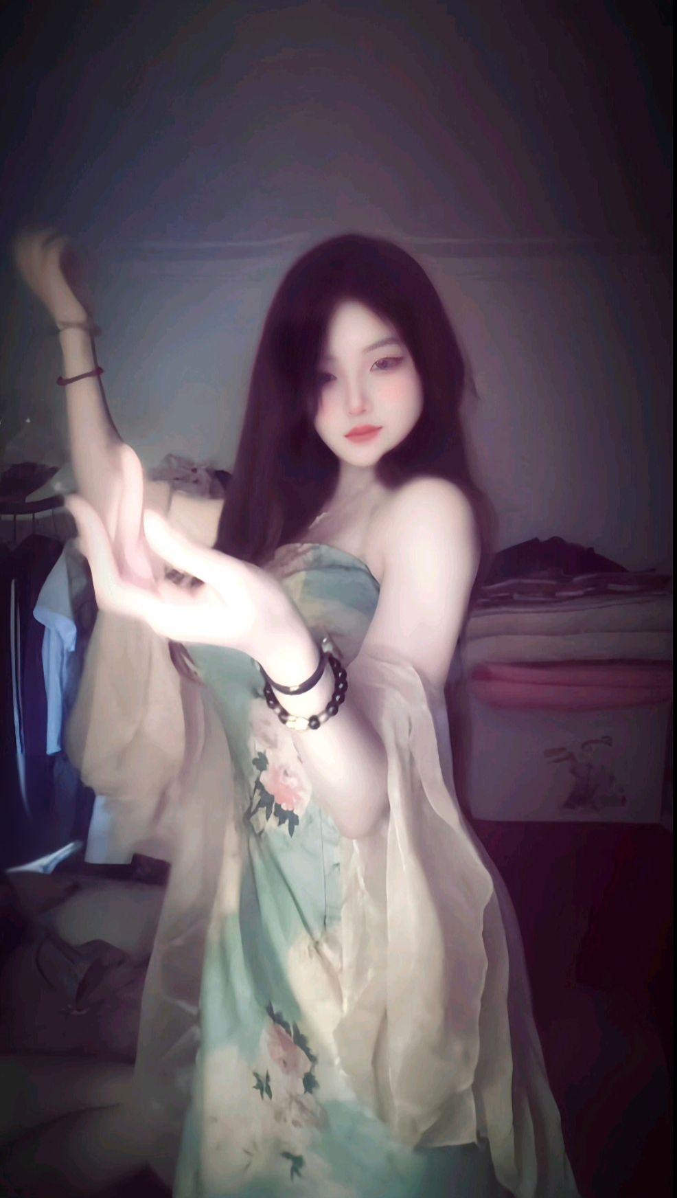 媚 明媚的媚 妩媚的媚