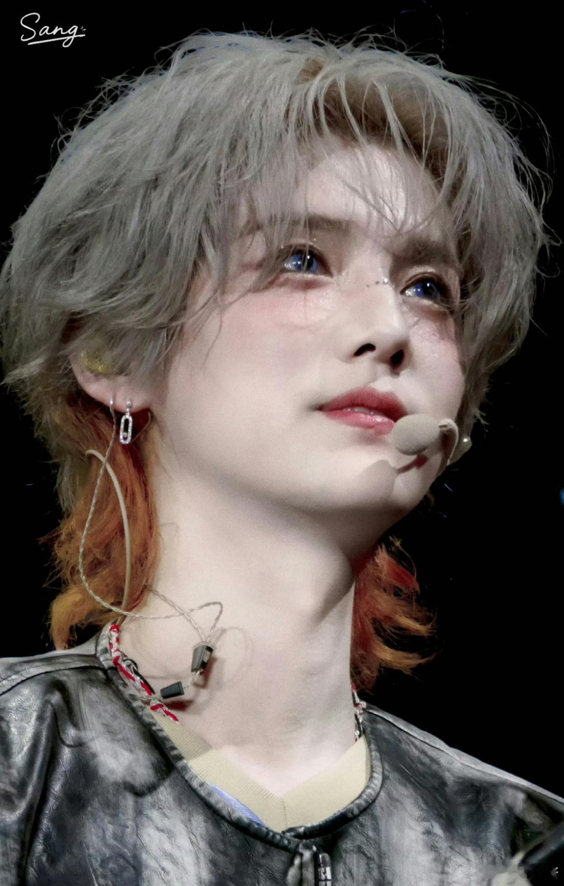 黄子韬 鹿晗王鹤棣比我帅我认了 哈哈哈哈哈，第一次见黄子韬认怂，看来鹿晗王鹤棣确