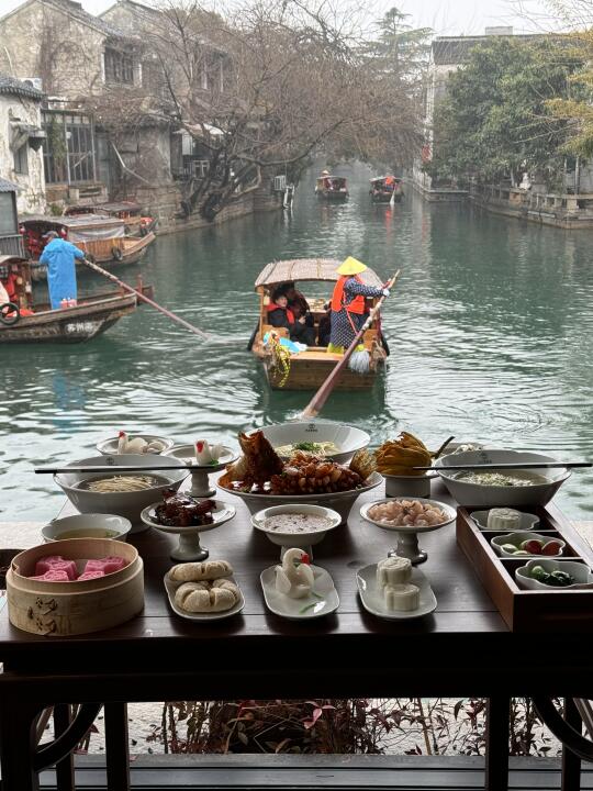 唯一的缺点：只有苏州有。。。。。。 	 苏州平江路！！花小钱装大杯！在...