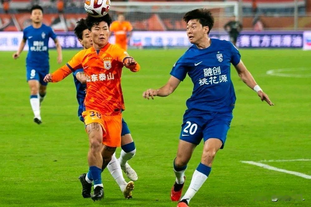 要放弃了？山东泰山这次没理由不打破魔咒。
  大战当前，武汉三镇意外的放头号射手