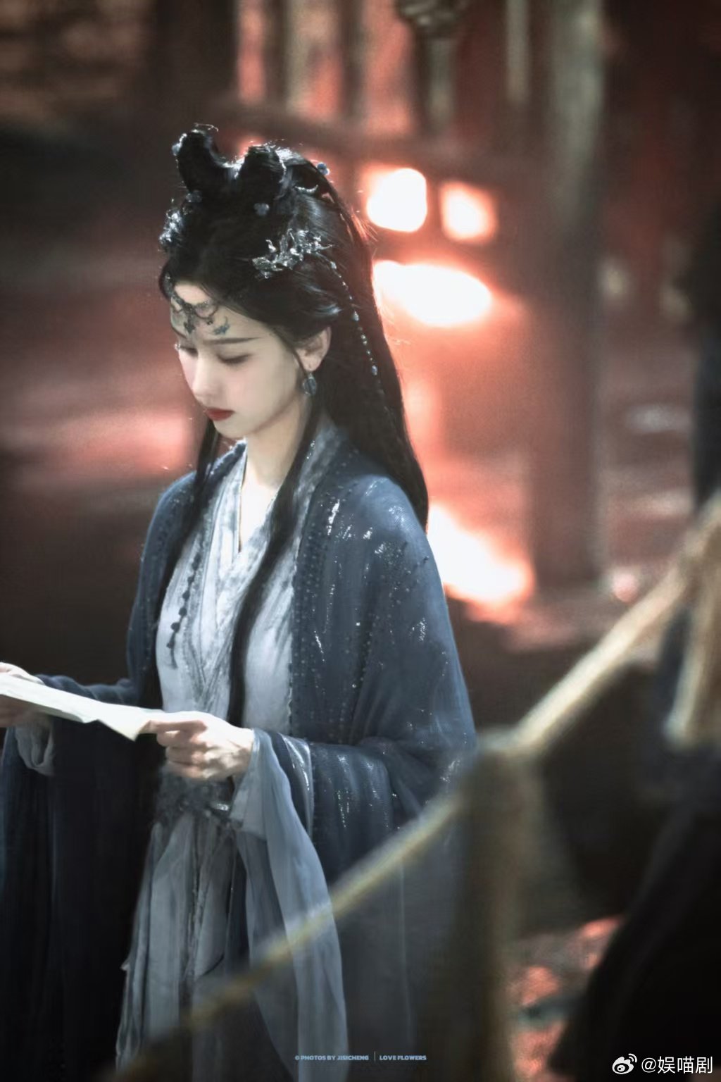 陈都灵两集演了三个年龄段两集演完别人一辈子的戏，陈都灵这波从钓系狐妖到白发老妪，