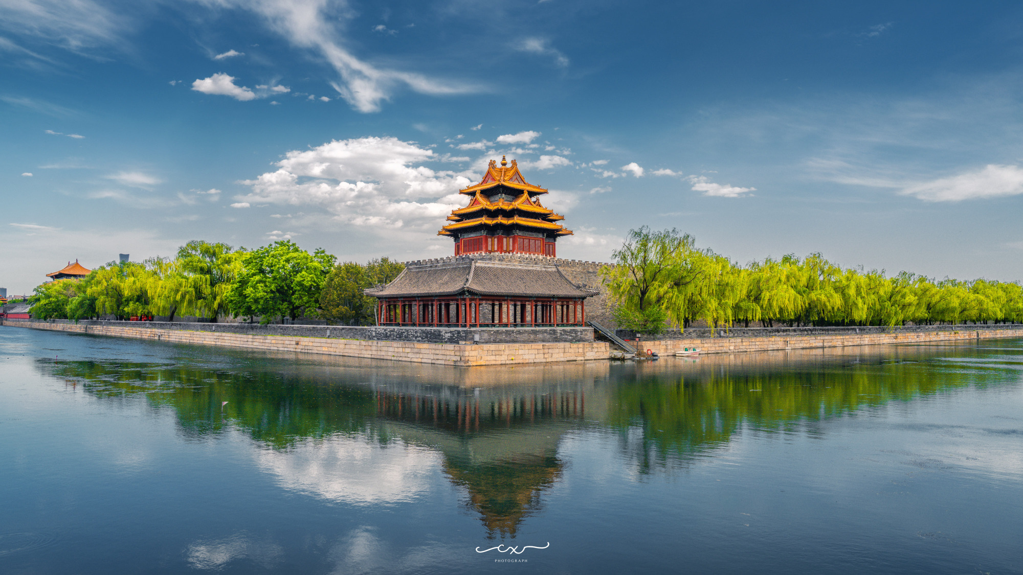云漫晴空，角楼入画。📍故宮 • 西北角樓📷/艺术达人