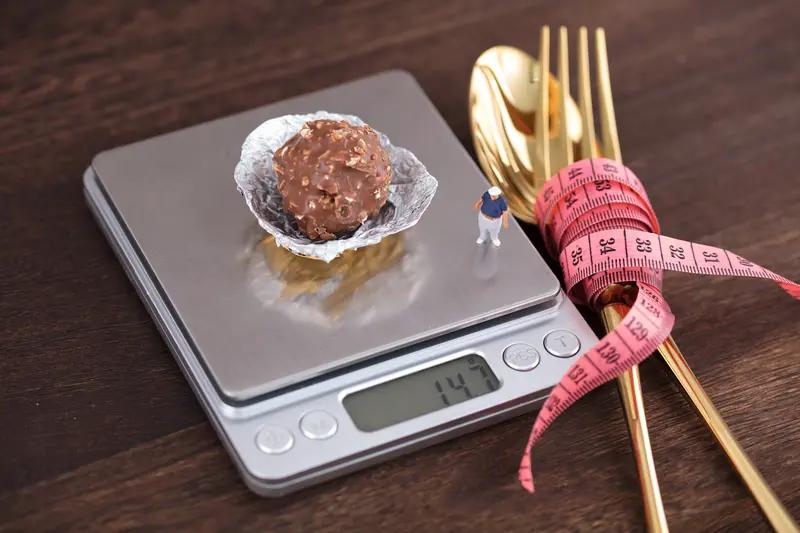 借助AI开展日常养生——拍照识别食物热量
用餐前，用AI扫描餐盘，它便能估算出这