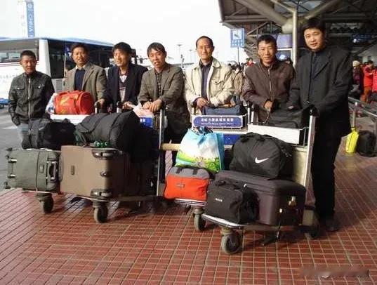 归途的曙光：内循环如何重塑国人的就业版图

背井离乡，远赴重洋，曾是无数国人为了