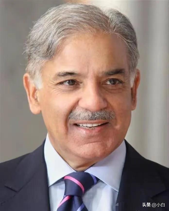 巴基斯坦传来新消息。
2026年3月28日巴基斯坦副总理兼外长达尔突然宣布一个大