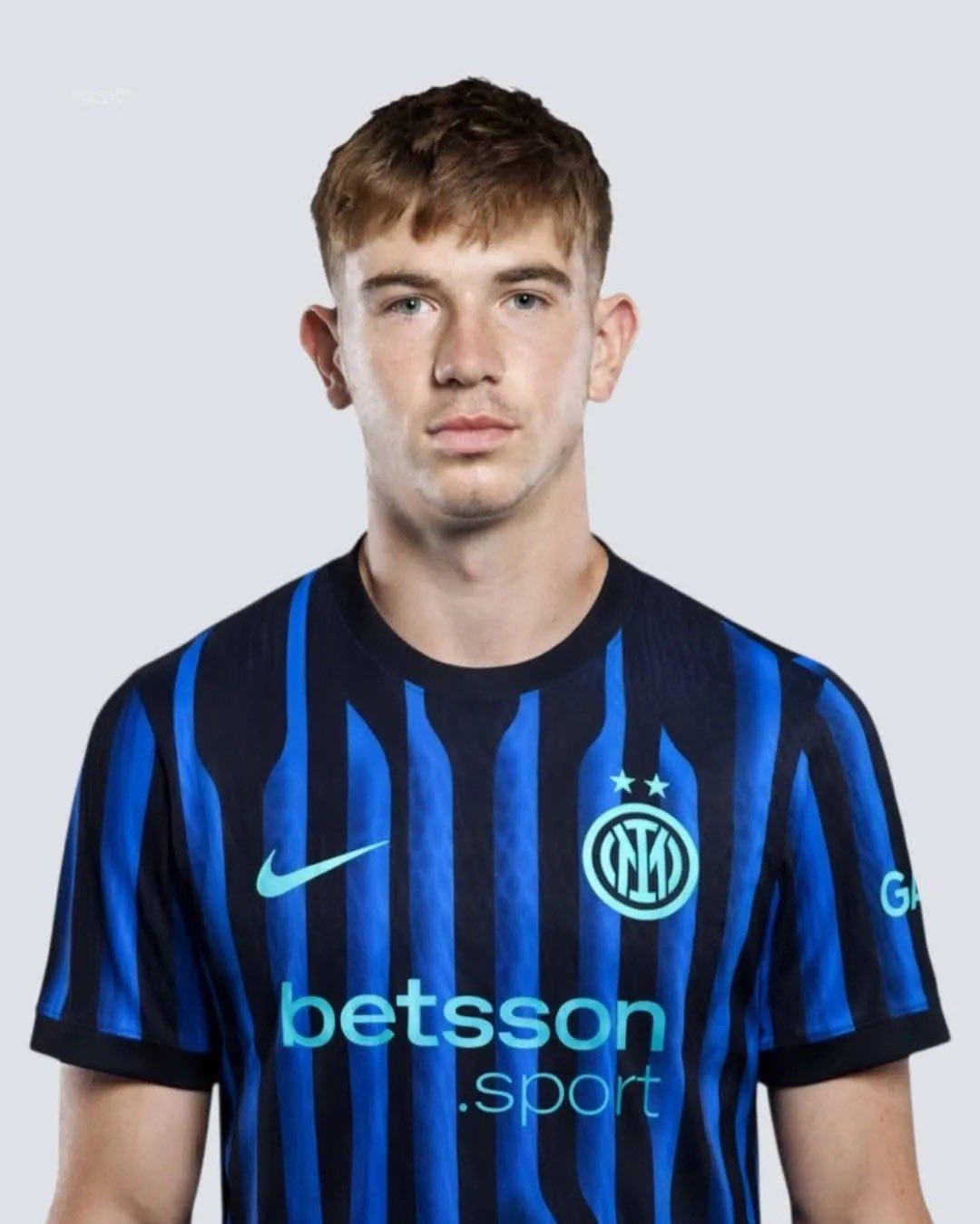 今天，罗马诺和巴尔扎吉都表示哈伊杜克斯普利特的18岁克罗地亚193cm的右脚高中