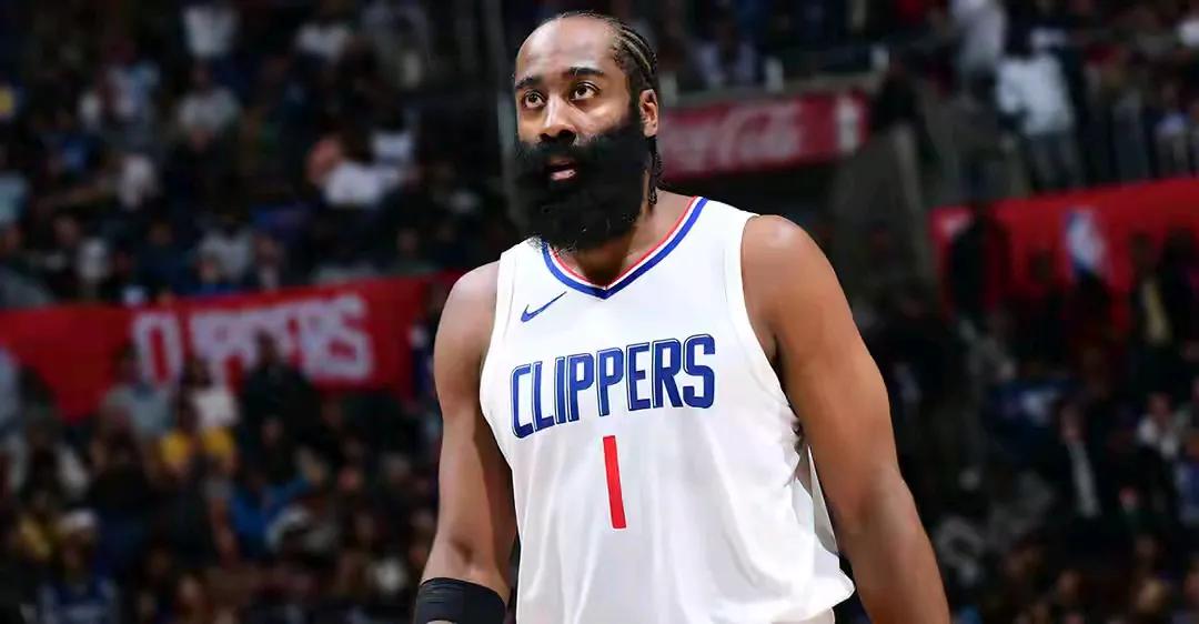 哈登这是把身价打没了，仅获得两年合同，年薪不到4000万。
第一，哈登已经34岁